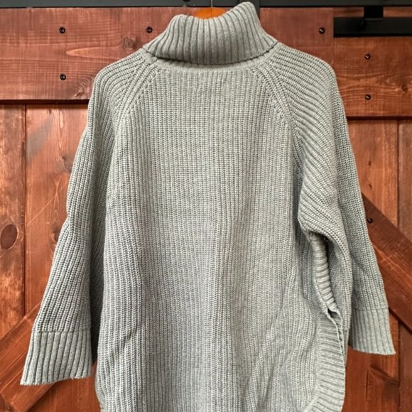 UGG Large Raelynn Soft Cable Knit Turtleneck Poncho Gray Sweater Pockets - Picture 3 of 7